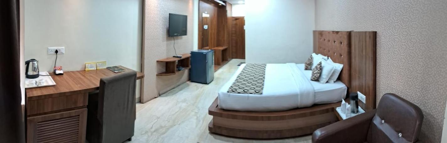 Hotel Samdareeya Pvt Ltd Джабалпур Экстерьер фото
